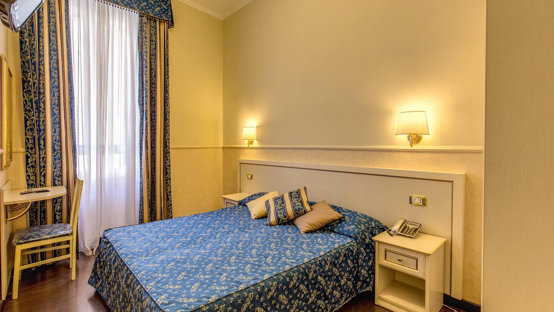 Hotel Anfiteatro Flavio Roma 3*,