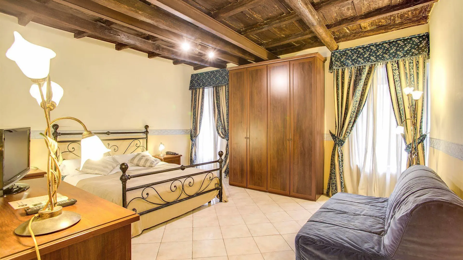 Hotel Anfiteatro Flavio Roma