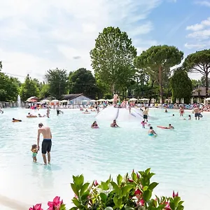 Hu Altomincio Village Feriepark