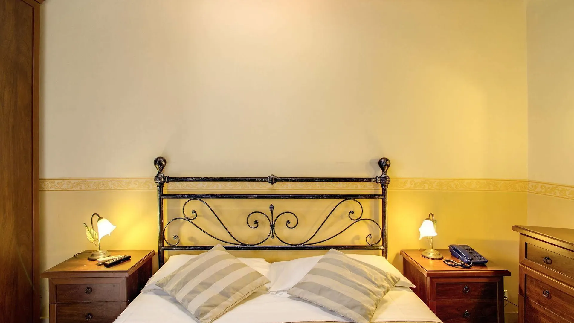 Hotel Anfiteatro Flavio Rom 3*,